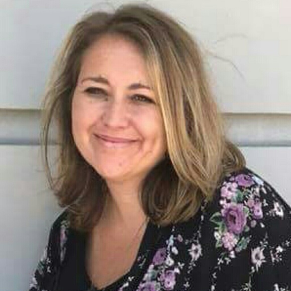 Meet your Posher, Tracy - Picture 2 of 2